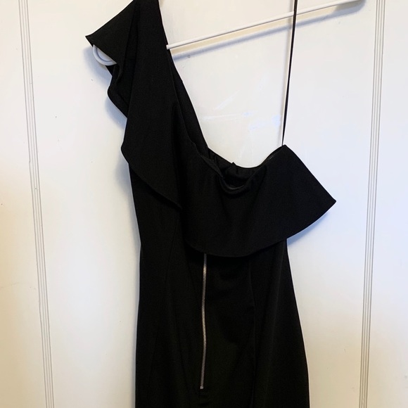 Perfect Little Black Dress! - Picture 4 of 4